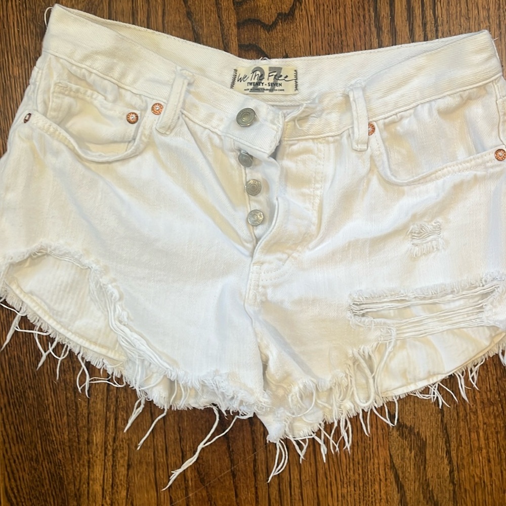 Free People We The Free Soft & Relaxed Denim Cut Off Shorts Worn White Size 27